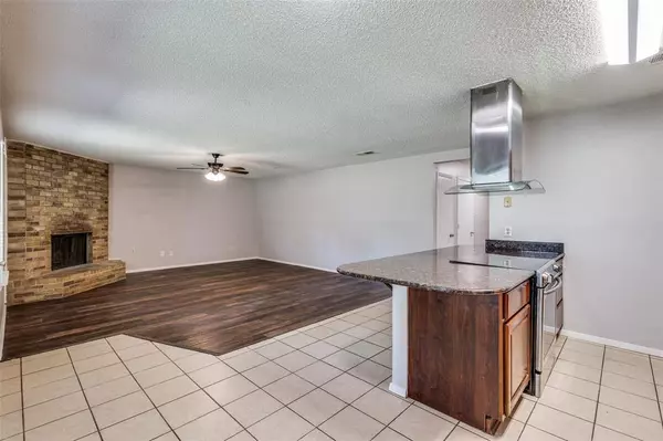 Arlington, TX 76001,6101 Kelly Elliott Road