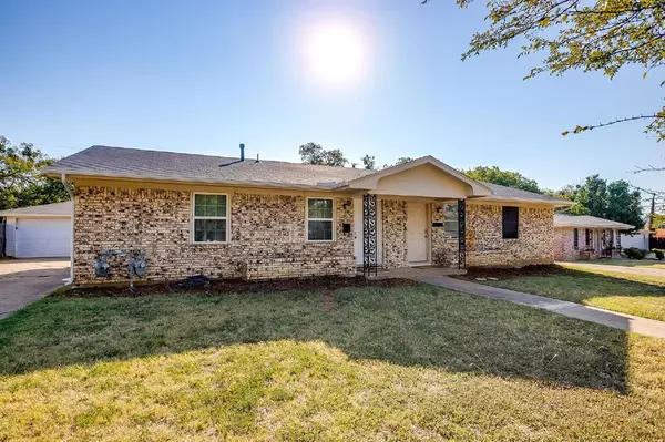 2517 Normont Circle, Fort Worth, TX 76103