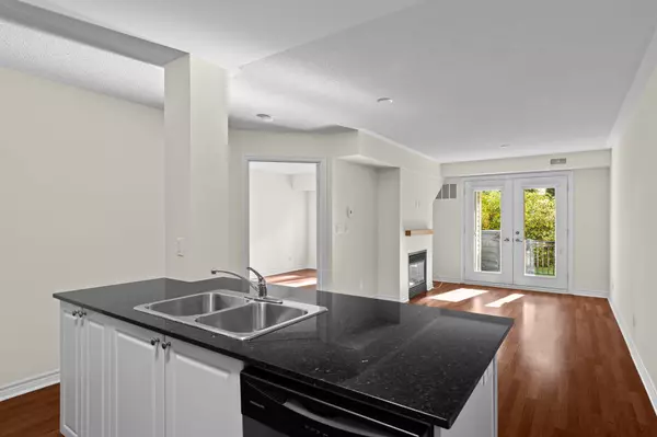 Collingwood, ON L9Y 0X4,4 Brandy Lane DR #104