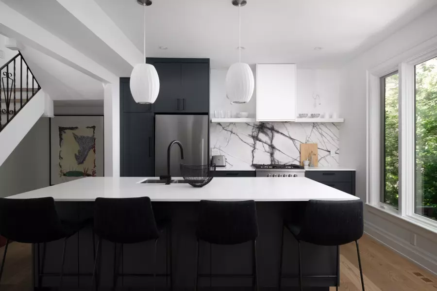 5 Wembley DR, Toronto, ON M4L 3C9