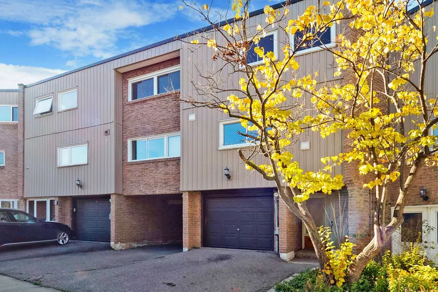 400 Bloor ST #6, Mississauga, ON L5A 3M8