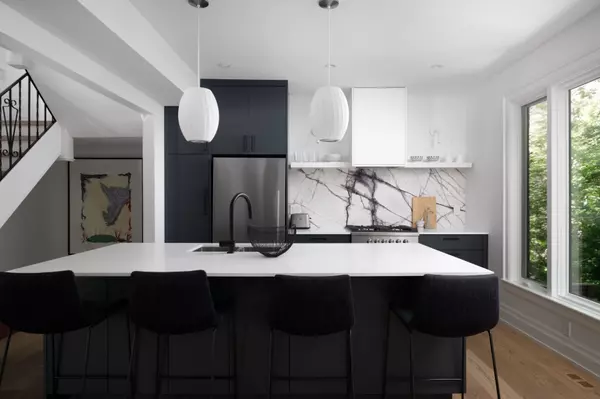 5 Wembley DR, Toronto E02, ON M4L 3C9