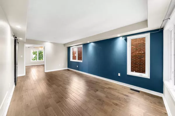 Innisfil, ON L9S 4Z9,1821 Lamstone ST #Upper