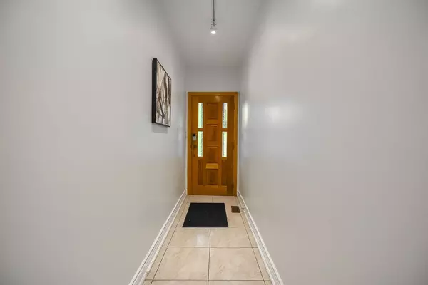 Toronto W02, ON M6H 1V8,108 Armstrong AVE #Main