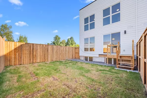 Ottawa, ON K1W 0G6,875 CONTOUR ST #A