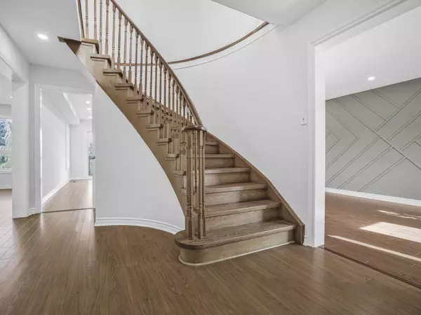 Barrie, ON L4N 7E6,25 Golden Meadow RD