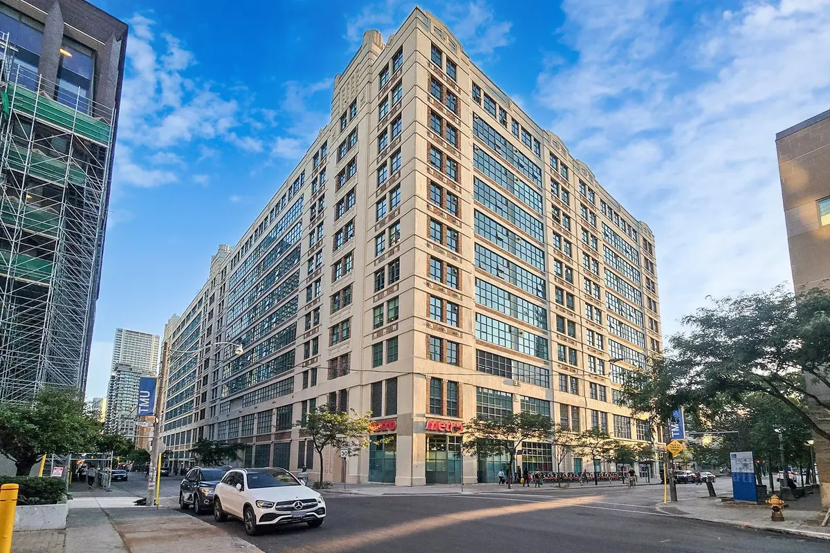 Toronto C08, ON M5B 2P7,155 Dalhousie ST #1046