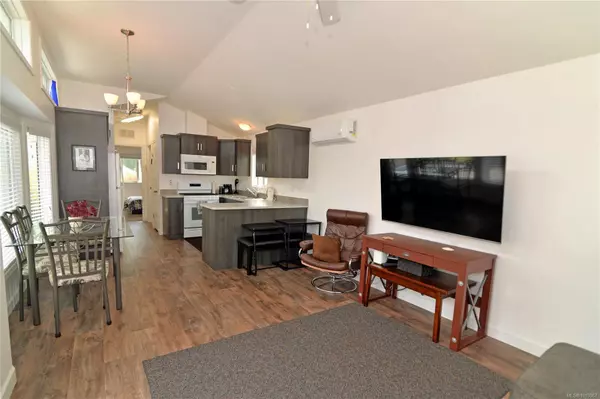 Nanaimo, BC V9R 6X7,2133 Henderson Lake Way #51