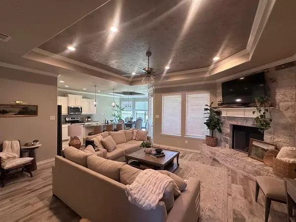 3326 Windcrest Drive, Granbury, TX 76049