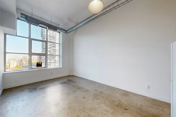 Toronto C08, ON M5B 2P7,155 Dalhousie ST #1046