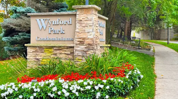 Toronto C11, ON M3C 3A3,10 Edgecliffe Golfway #1806