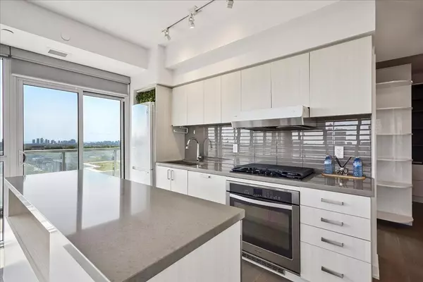 Toronto C02, ON M5P 0A2,501 St Clair AVE W #905