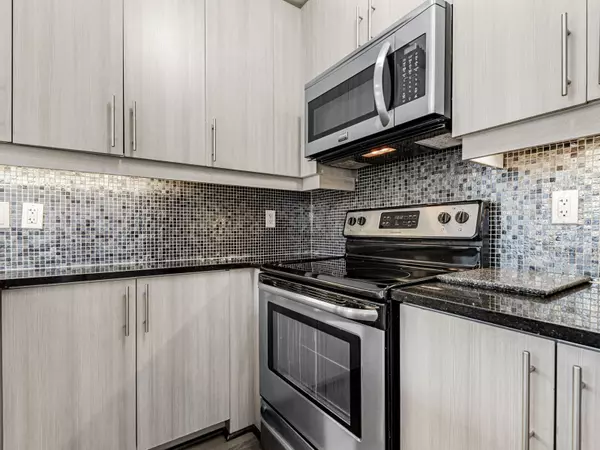 Markham, ON L6G 0E4,8130 Birchmount RD #701