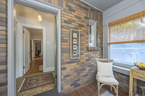 London East, ON N5Y 3X1,422 CHEAPSIDE ST