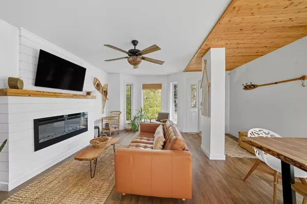 Sylvan Lake, AB T4S 1C2,5006 45 ST