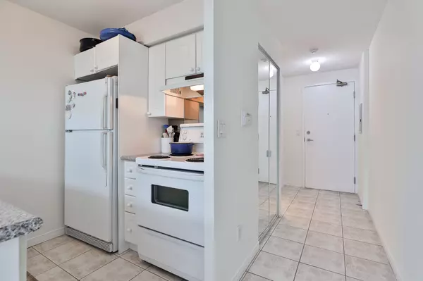 Toronto C08, ON M5A 4P7,109 Front ST E #528