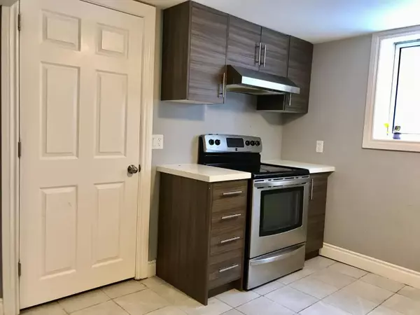 Oshawa, ON L1G 1H8,789 Regent DR #Basement