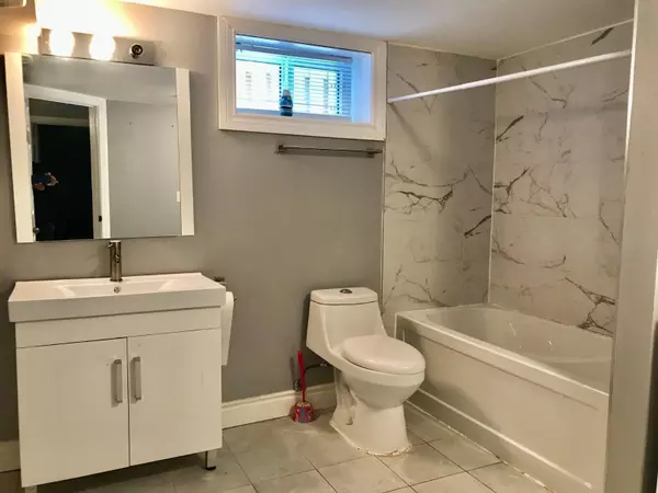 Oshawa, ON L1G 1H8,789 Regent DR #Basement