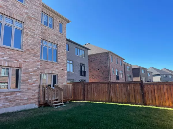 East Gwillimbury, ON L9N 0V9,72 Kentledge AVE