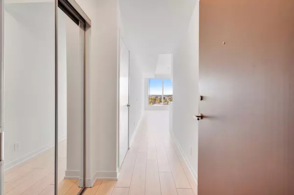 Barrie, ON L4L 1A3,55 Dunlop ST W