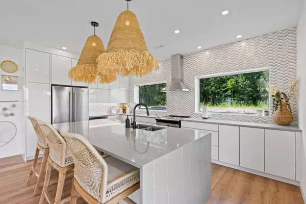 Simcoe, ON L0K 2C0,31 Hemlock AVE