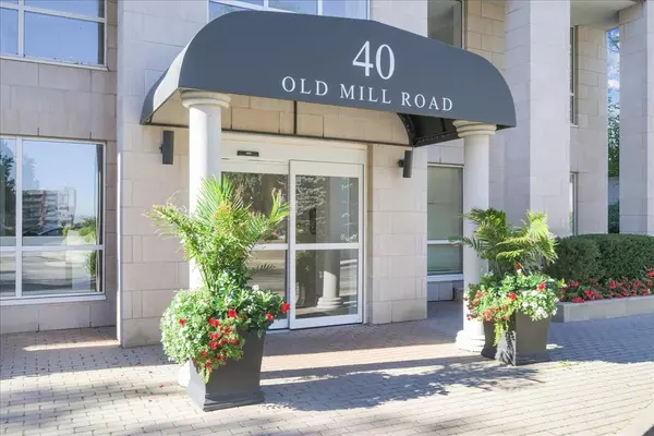 Oakville, ON L6J 7W2,40 Old Mill RD #804