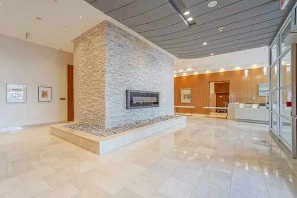 Mississauga, ON L5B 4N4,220 Burnhamthorpe RD W #1805