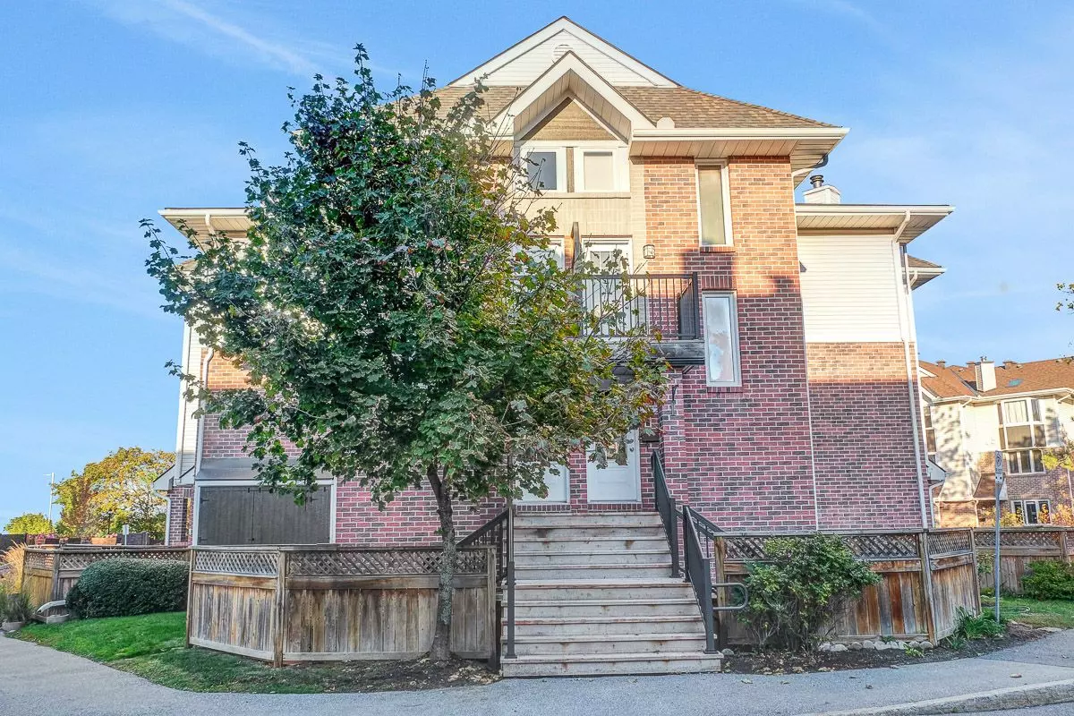 Bells Corners And South To Fallowfield, ON K2H 9M4,2 STONEBANK CRES #2