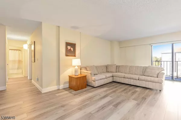 Linden City, NJ 07036,10 N Wood Ave #312
