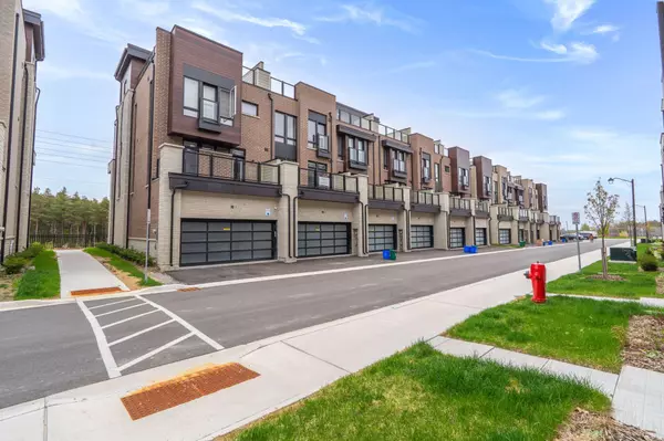 33 Credit LN, Richmond Hill, ON L4E 1G9