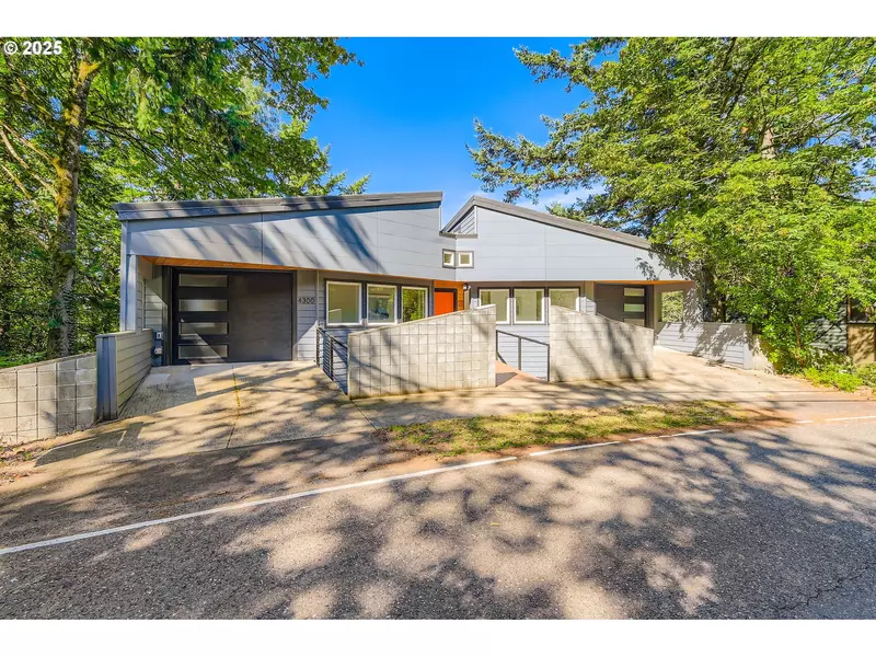 4300 SW HEWETT BLVD, Portland, OR 97221