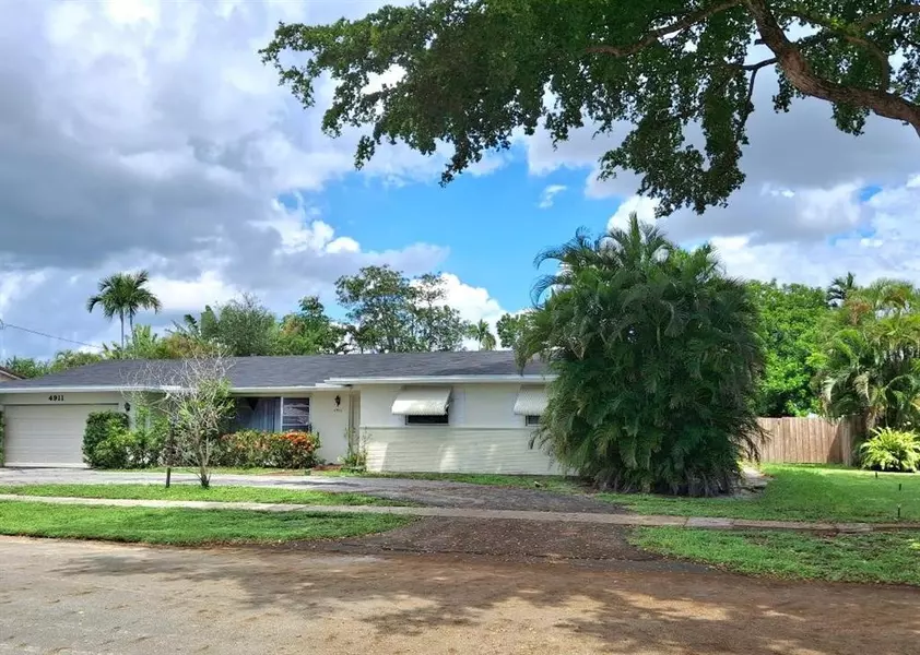 4911 Jackson St, Hollywood, FL 33021