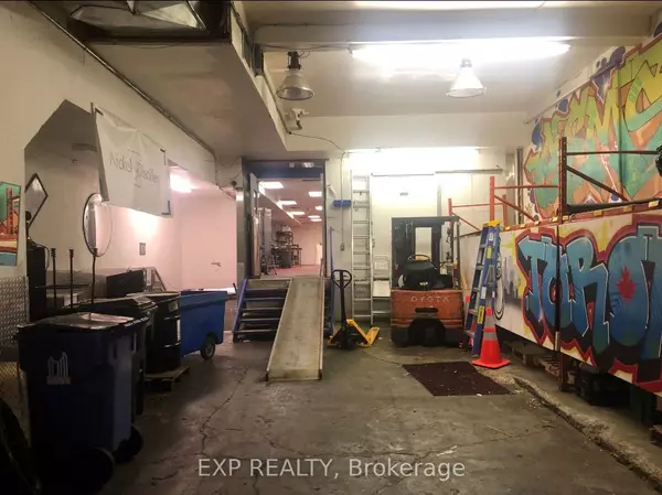 Toronto E01, ON M4M 2G9,348 Broadview AVE