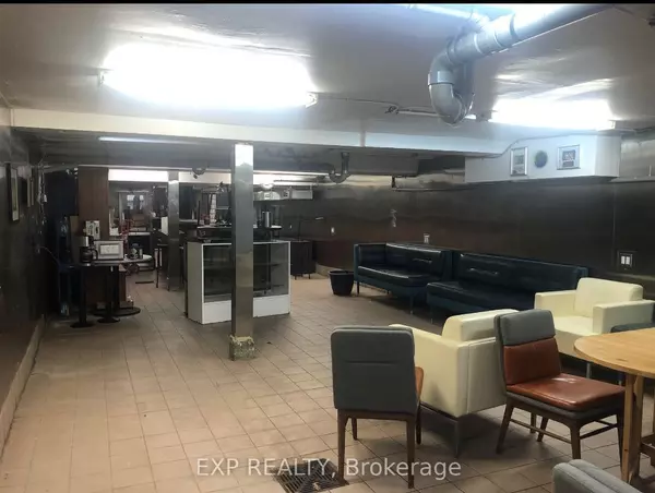 Toronto E01, ON M4M 2G9,348 Broadview AVE