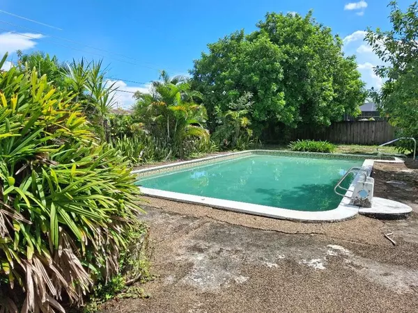 Hollywood, FL 33021,4911 Jackson St