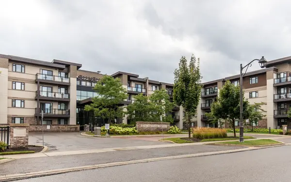 128 Garden DR #413, Oakville, ON L6K 0H7