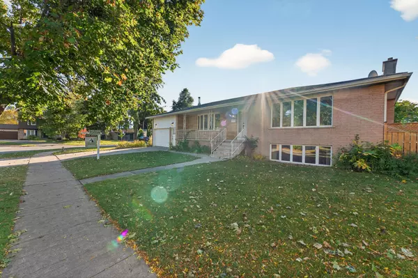 Kingston, ON K7M 6G9,147 Inverness CRES