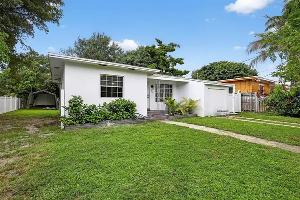 40 NW 68th St, Miami, FL 33150