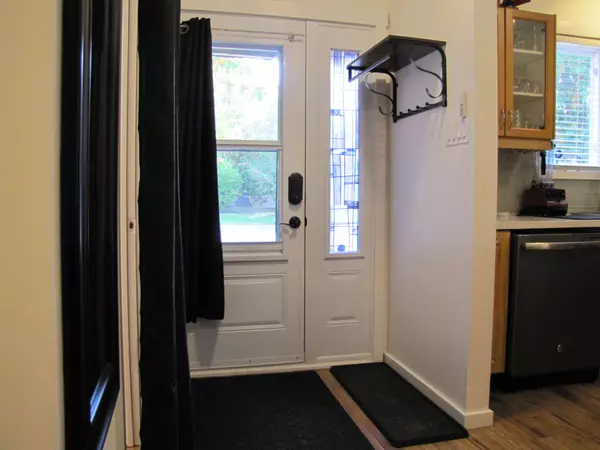 Collingwood, ON L9Y 5B4,11 HARBOUR ST W #341