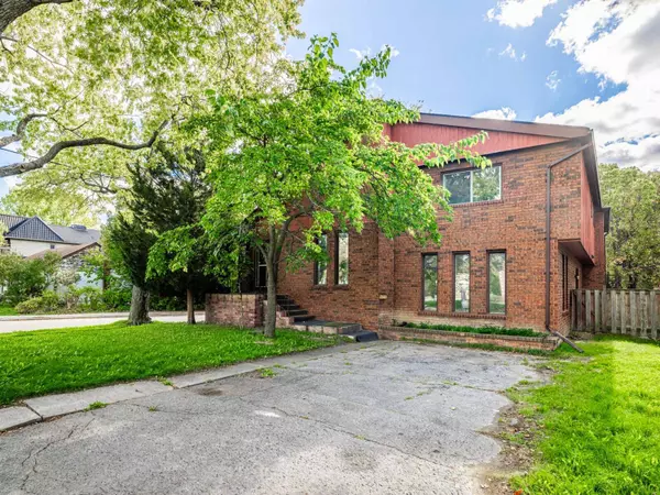 309 Hillcrest AVE, Toronto C14, ON M2N 3P5