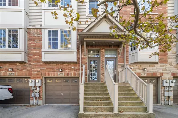 Burlington, ON L7L 0C4,4258 Ingram Common