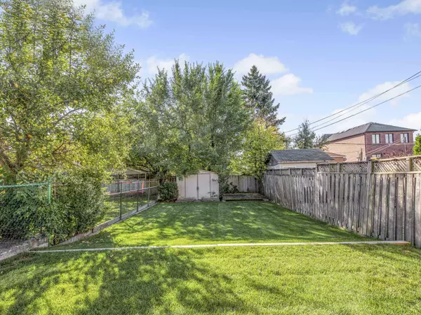 Toronto W04, ON M6B 1K6,479 Ridelle AVE