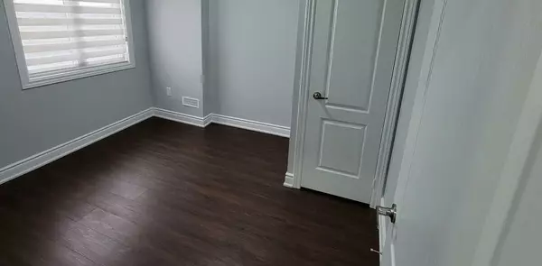 Brampton, ON L6R 4B4,165 Russell Creek DR #B