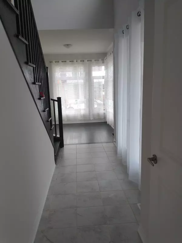 Hamilton, ON L0R 1W0,3 Weylie ST E