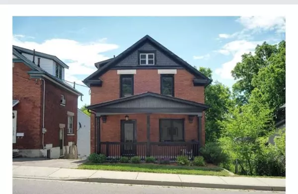 137 Madison AVE S #B, Kitchener, ON N2G 3M4