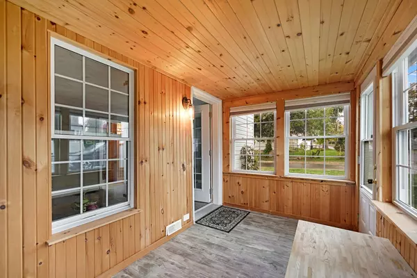Brockville, ON K6V 1L6,189 James ST E