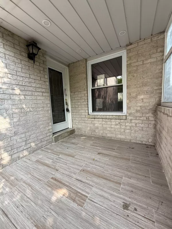 Pickering, ON L1X 2B6,1620 McBrady CRES