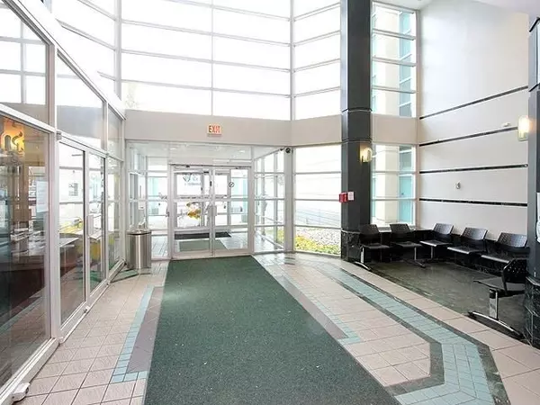 Brampton, ON L6T 3J1,40 Finchgate BLVD #314