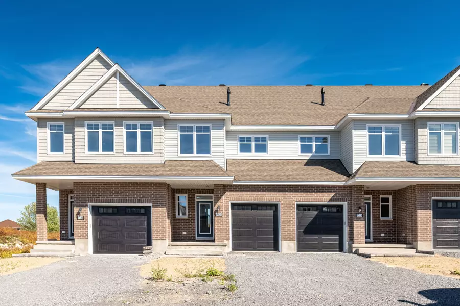 1521 Scarlet ST, Kingston, ON K7K 0H7