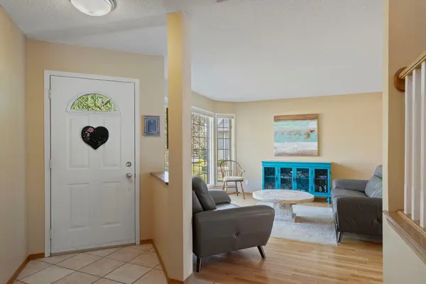 Cochrane, AB T4C 1K5,112 Riverview CIR